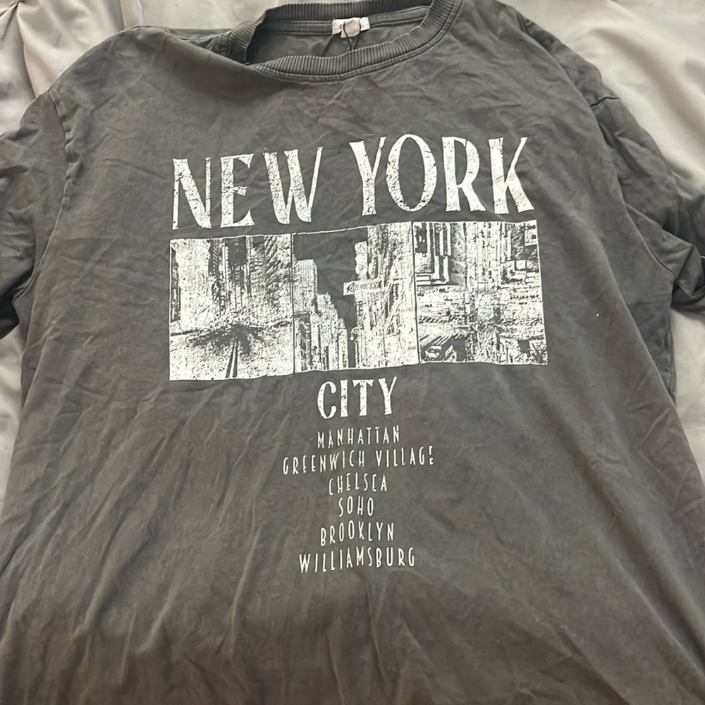 grey garage graphic tee size medium